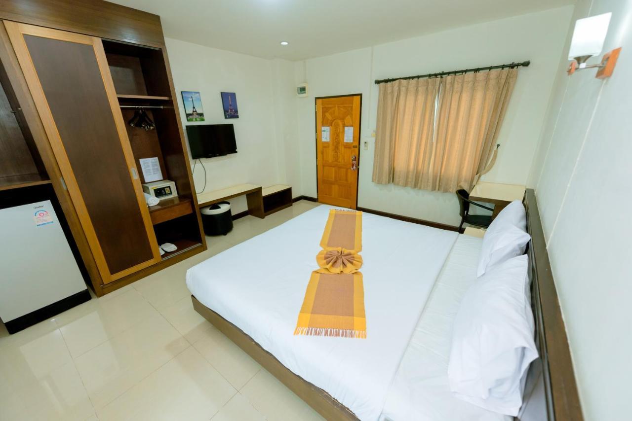 Bander Hotel Phu Khieo Bagian luar foto