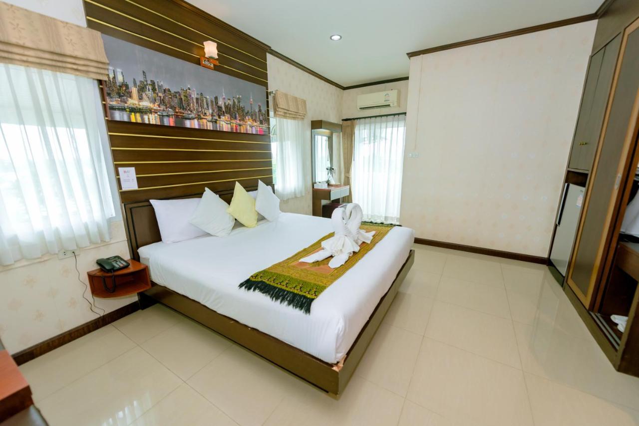 Bander Hotel Phu Khieo Bagian luar foto