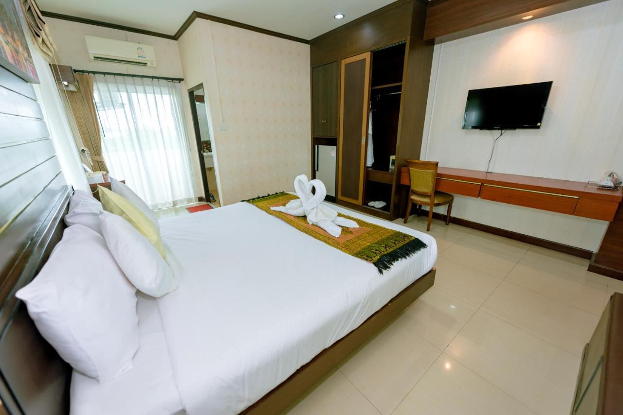 Bander Hotel Phu Khieo Bagian luar foto