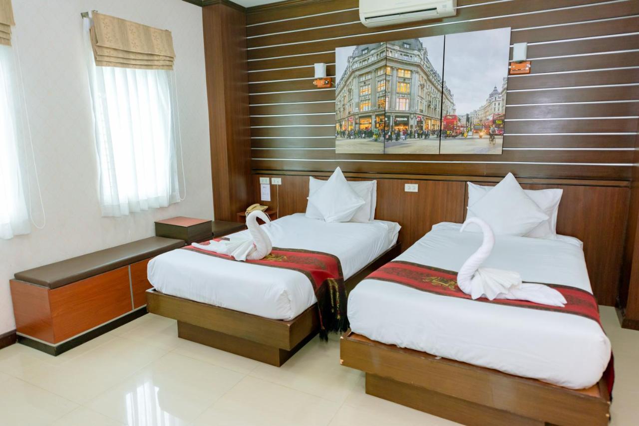 Bander Hotel Phu Khieo Bagian luar foto